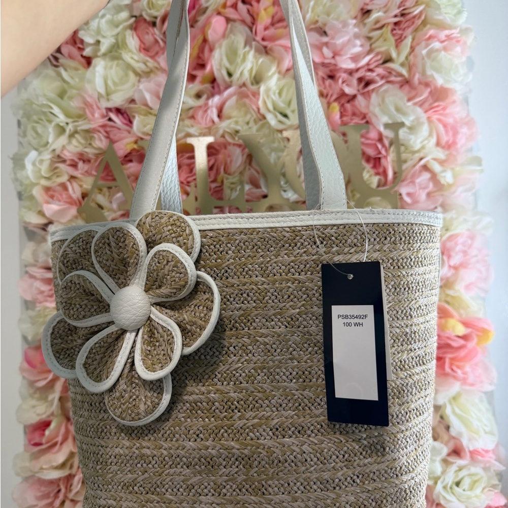 Bueno Woven Straw Shoulder Tote with Floral Accent – White Trim